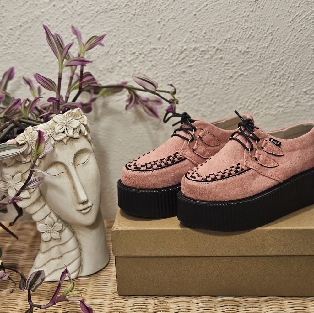 Platform Shoes - Picture 3 of 3